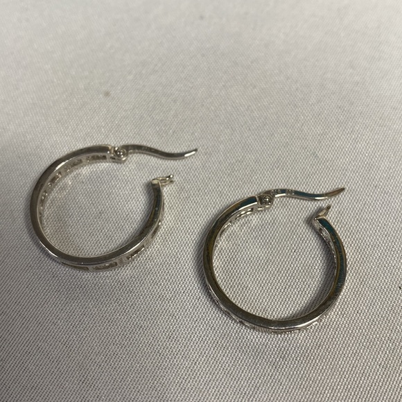 Beautiful sparkly CZ 925 Sterling Silver hoop earrings - Picture 6 of 9